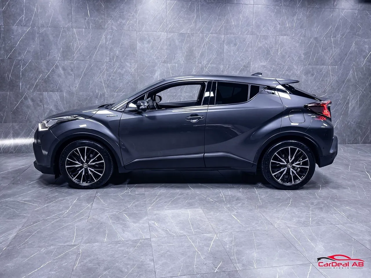 Vehicle image 3