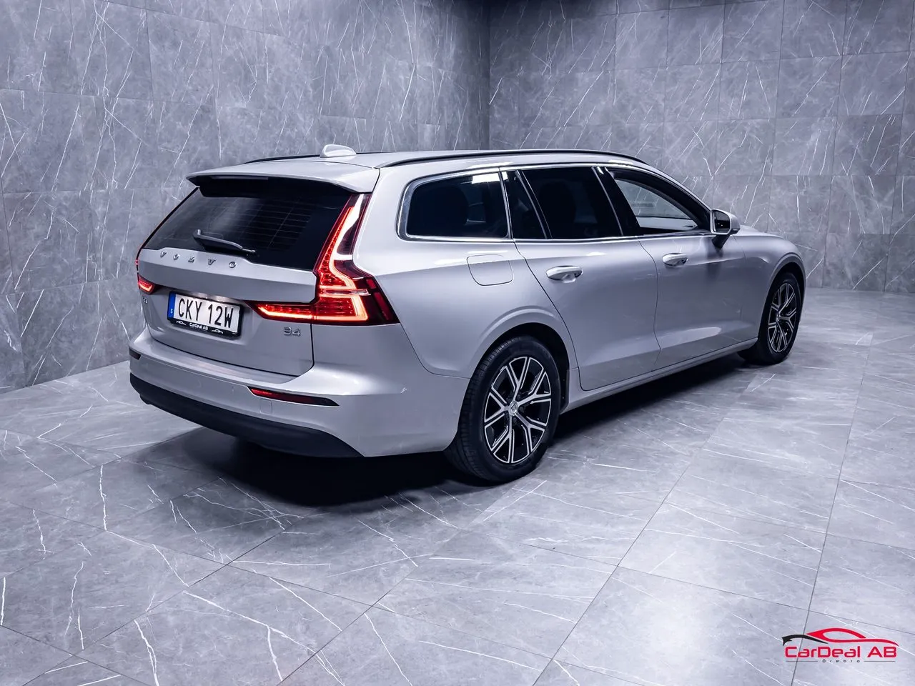 Vehicle image 6