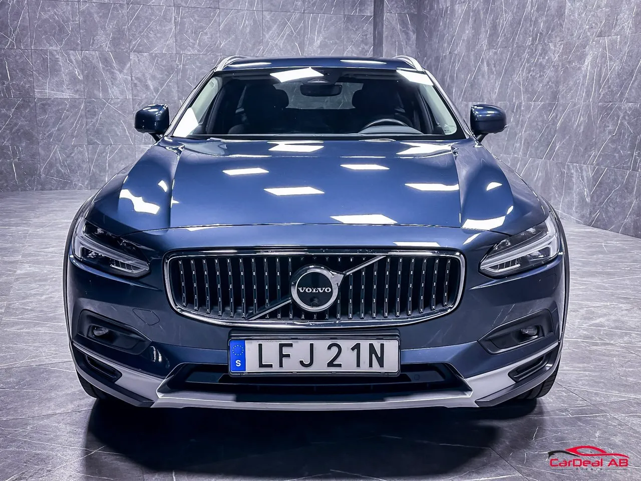 Vehicle image 7