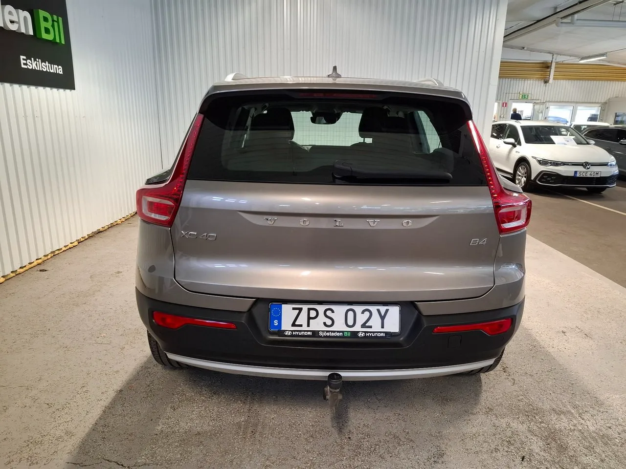Vehicle image 7