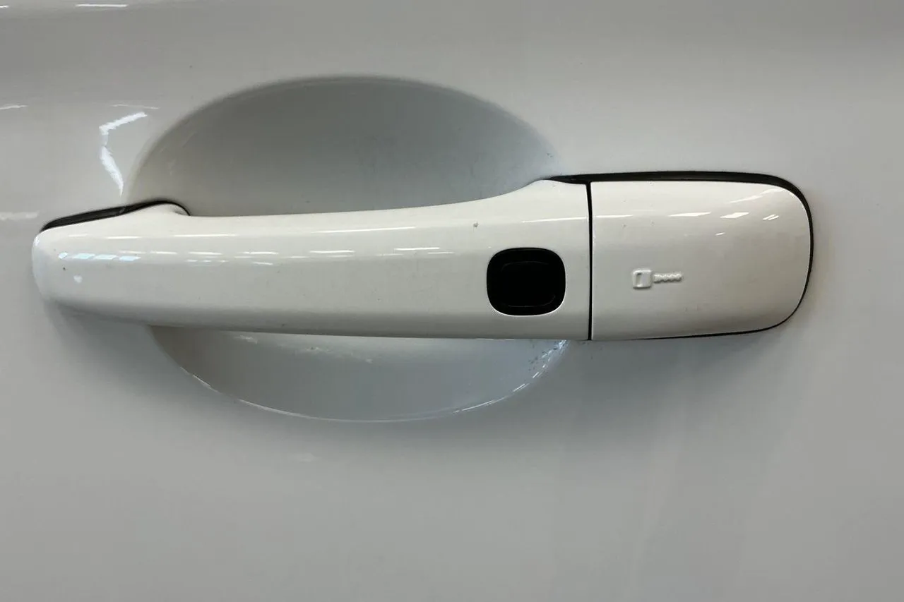 Vehicle image 21