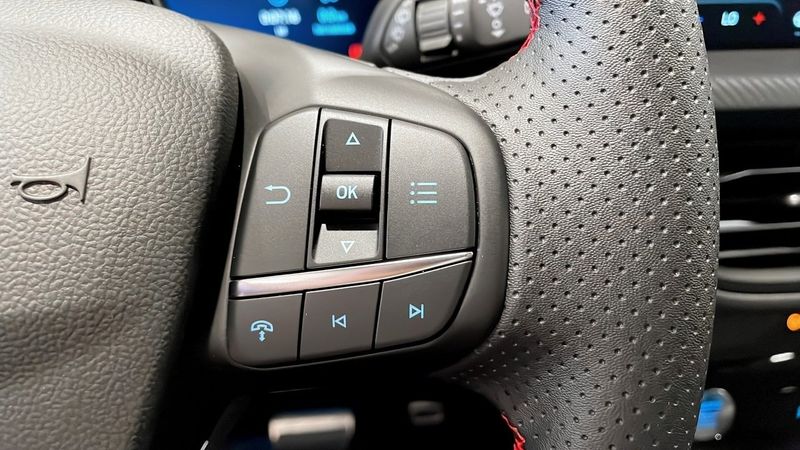 Ford Kuga bild 18