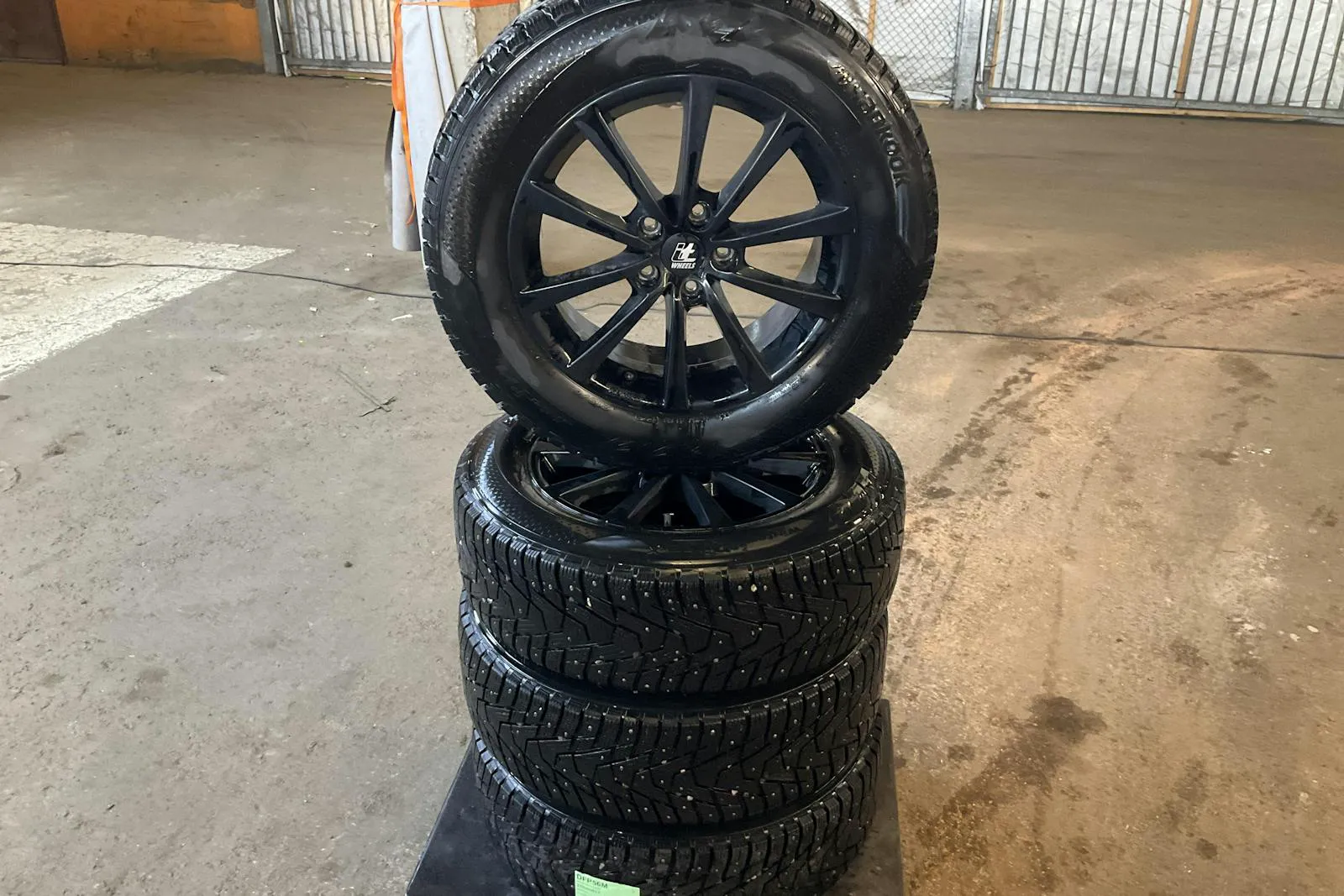 Vehicle image 15