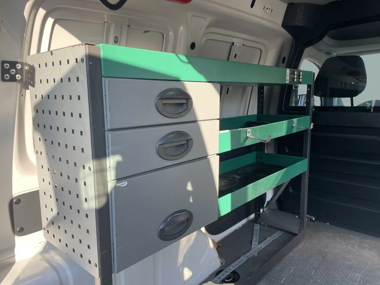 Vehicle image 13