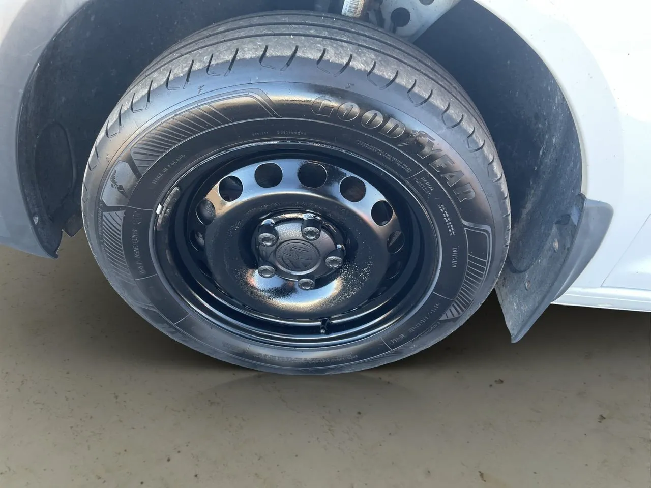Vehicle image 25