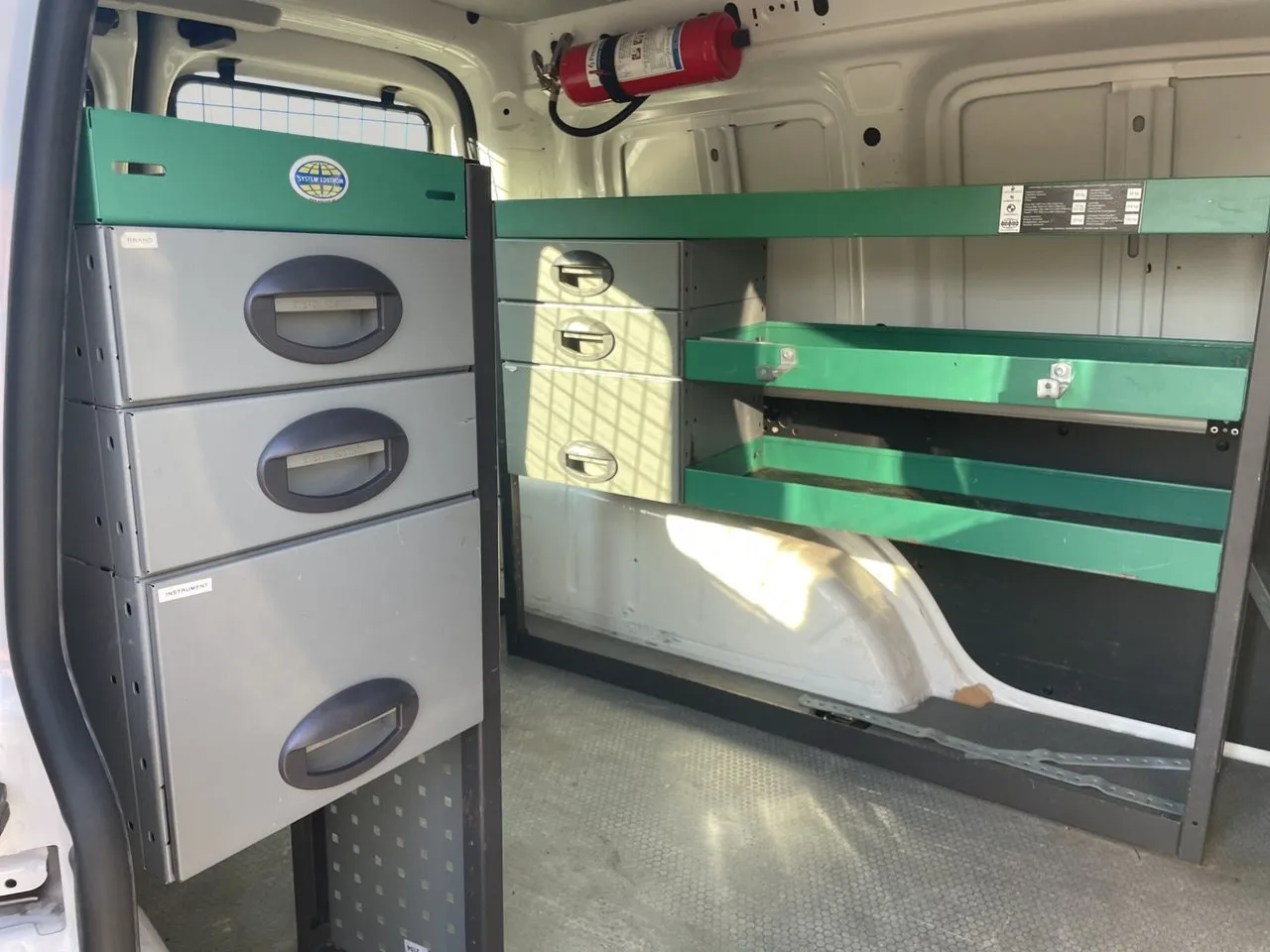 Vehicle image 14