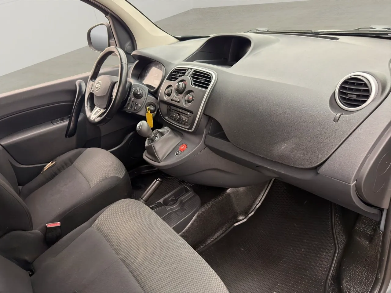 Vehicle image 24