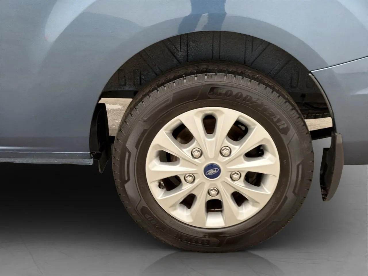 Vehicle image 30