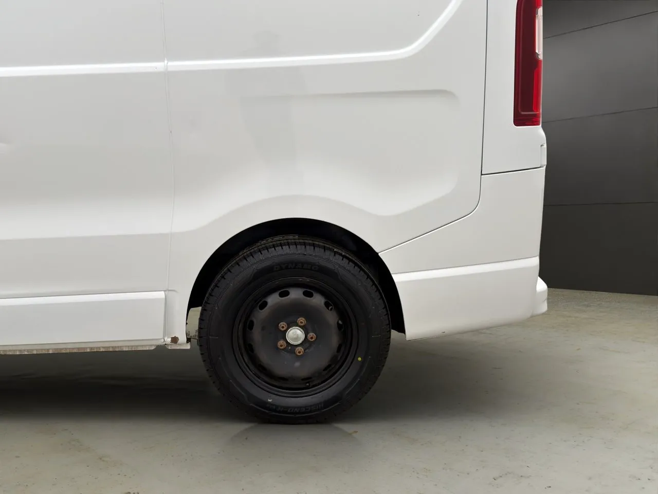 Vehicle image 24