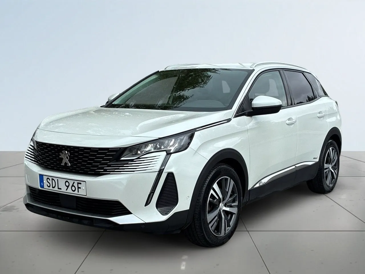 Vehicle image 15