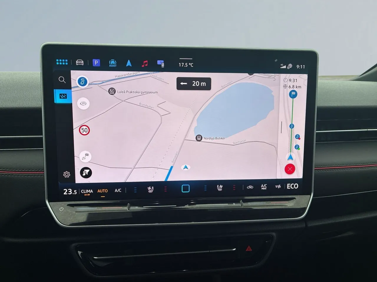 Vehicle image 14