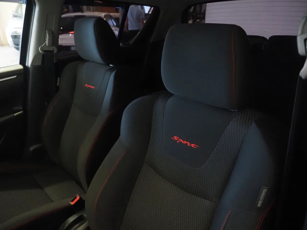 Vehicle image 16