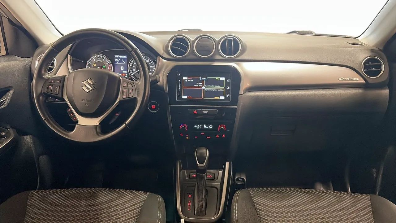 Vehicle image 9
