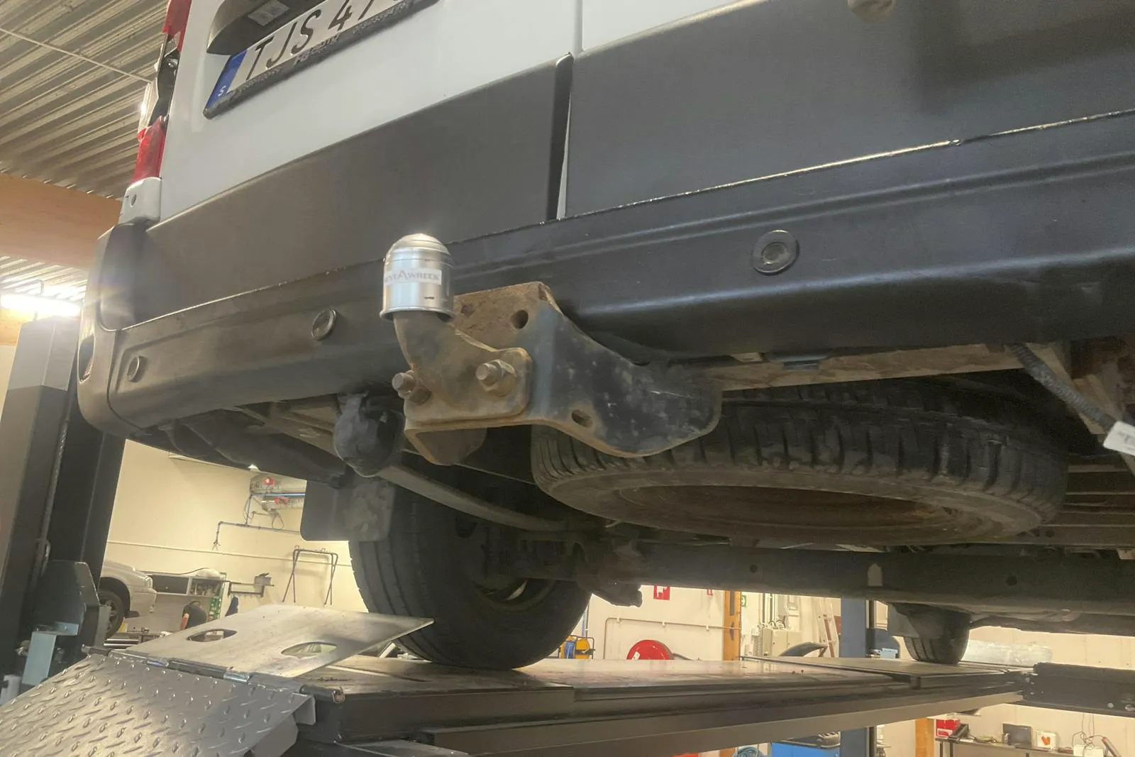 Vehicle image 9