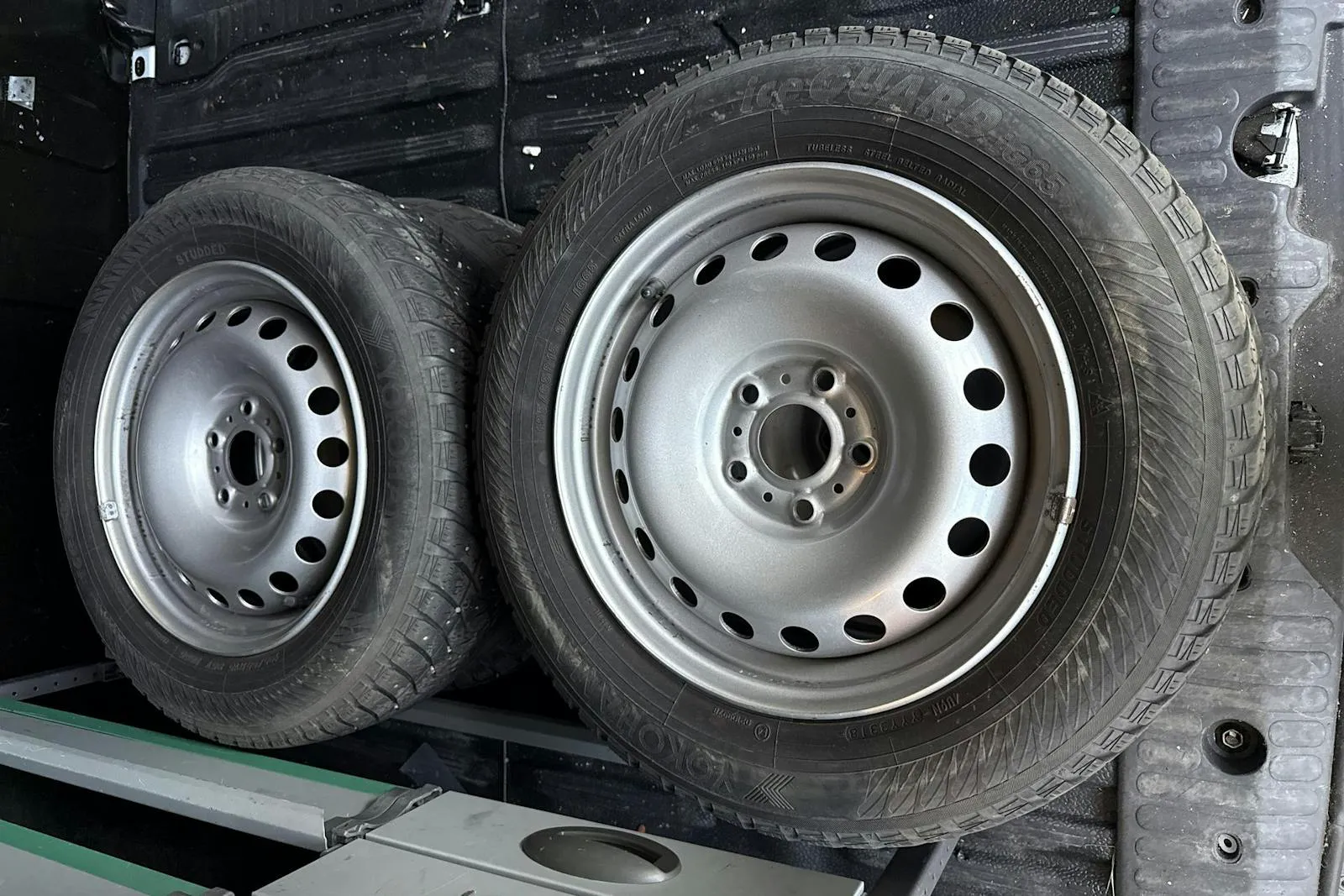 Vehicle image 14