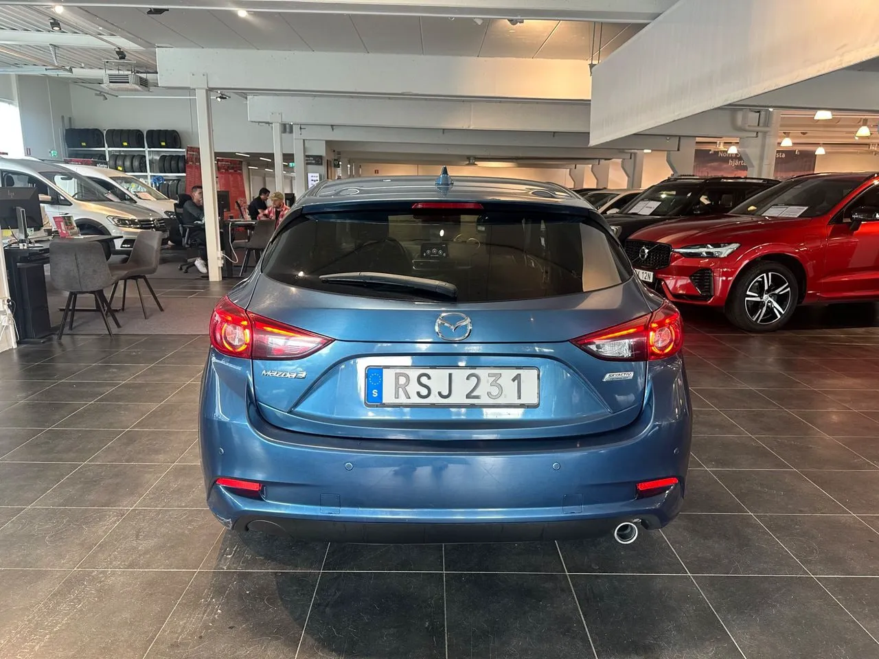 Vehicle image 6