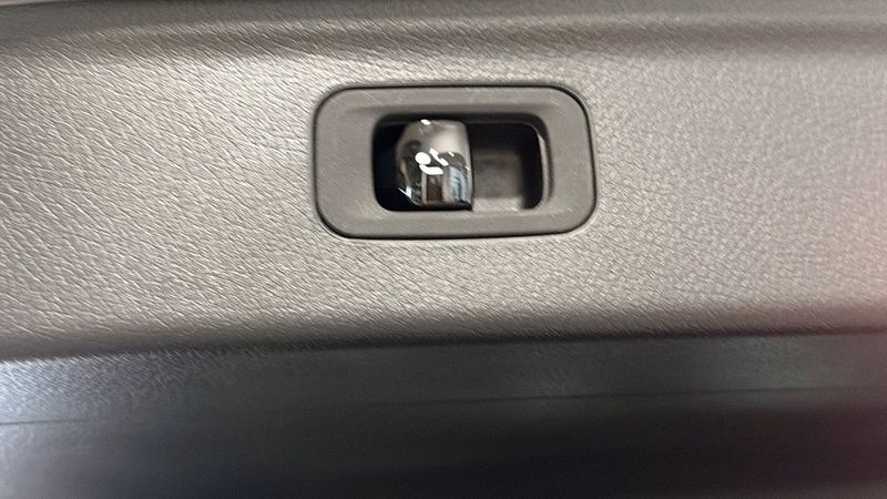 Mercedes EQE43 SUV bild 6