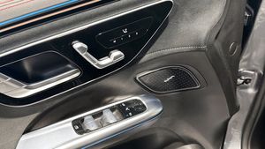 Mercedes EQE43 SUV bild 8