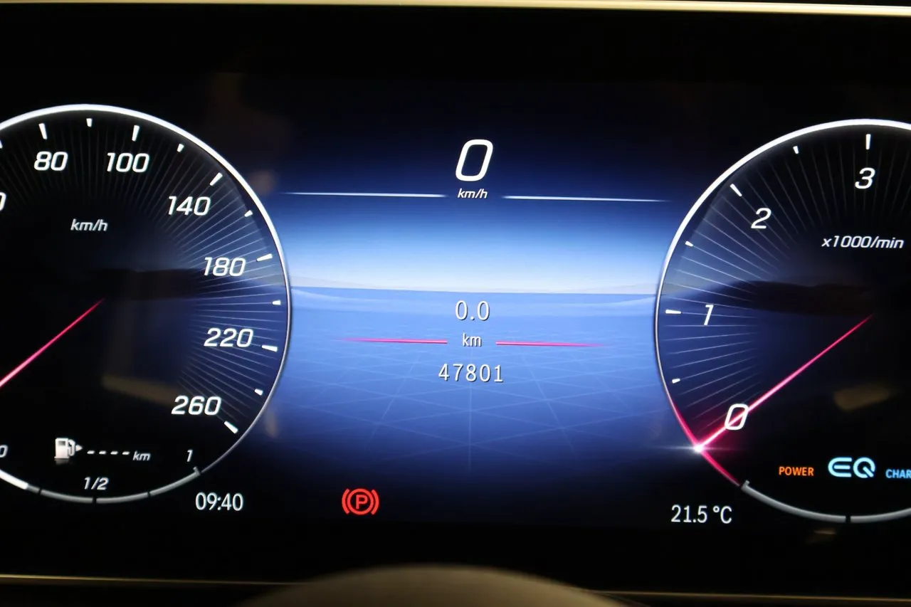 Vehicle image 21