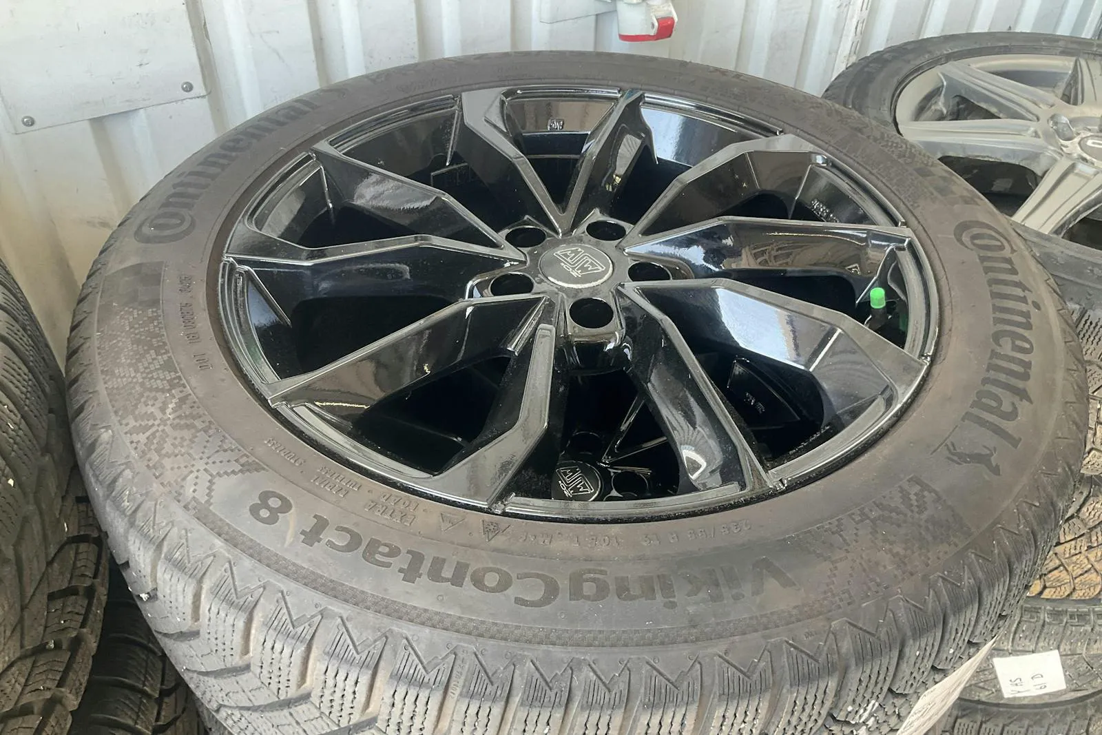 Vehicle image 18