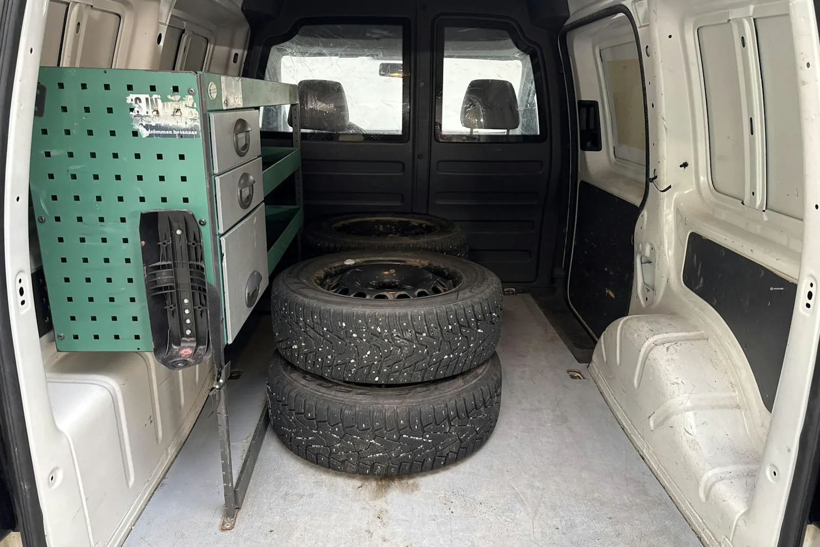 Vehicle image 7