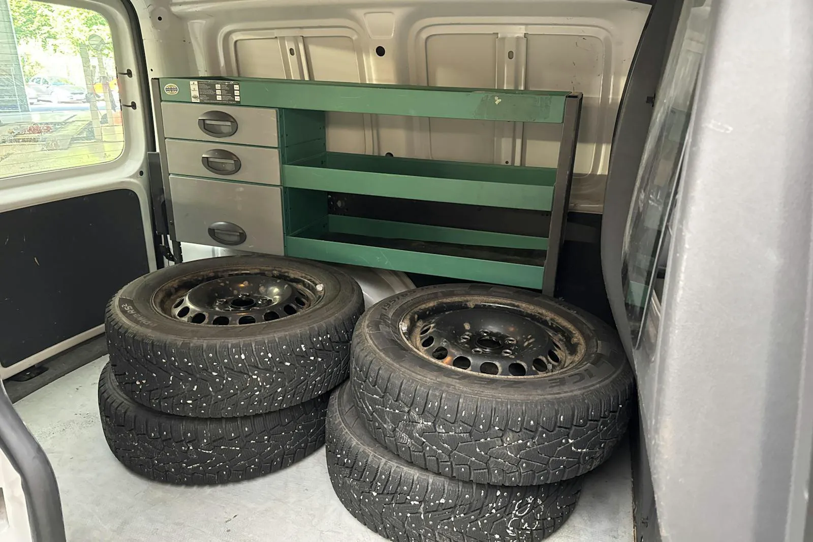 Vehicle image 6
