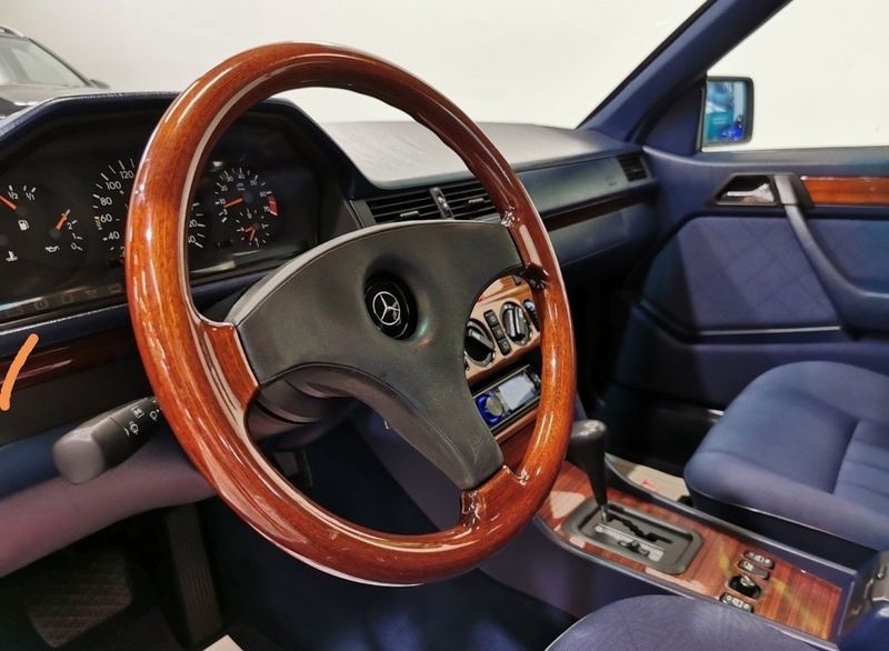 Mercedes E220 bild 7