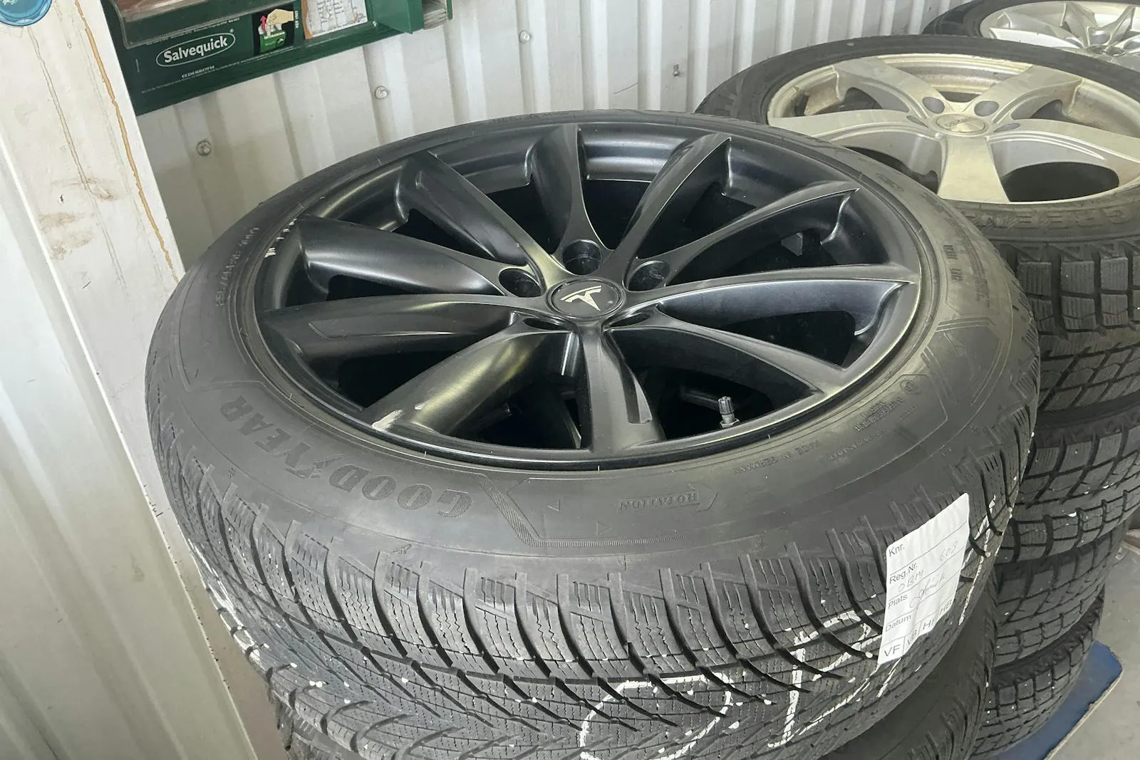 Vehicle image 17