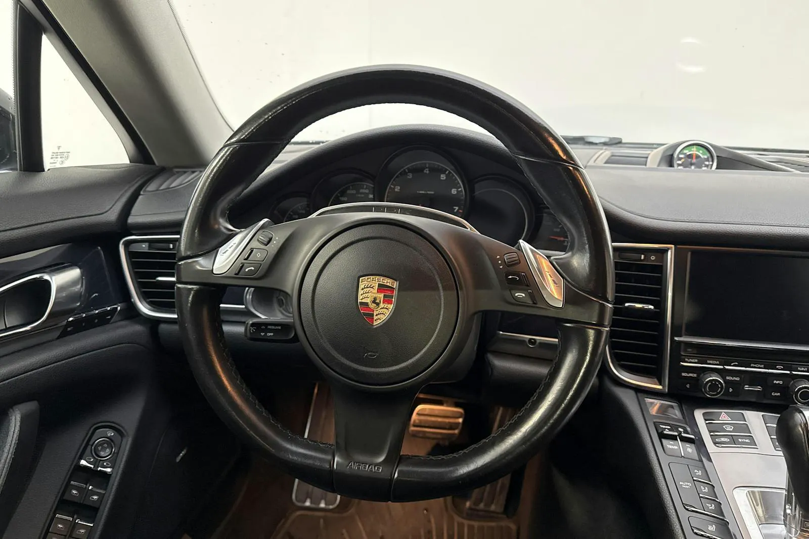 Vehicle image 13