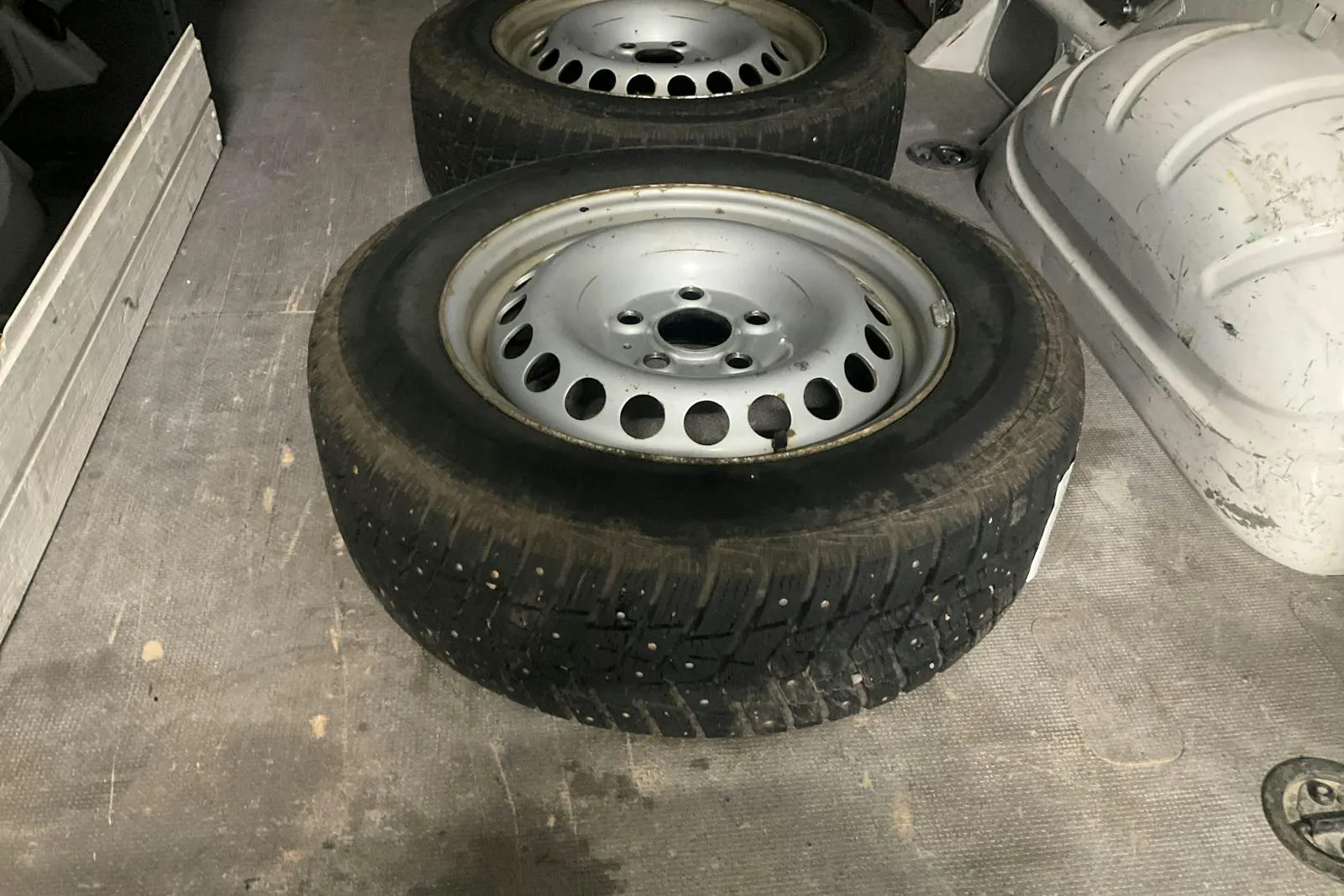 Vehicle image 9