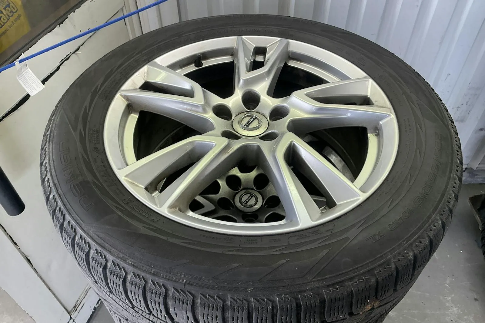 Vehicle image 14