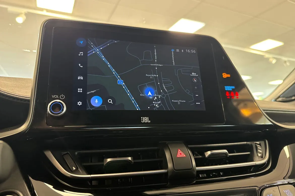 Vehicle image 14