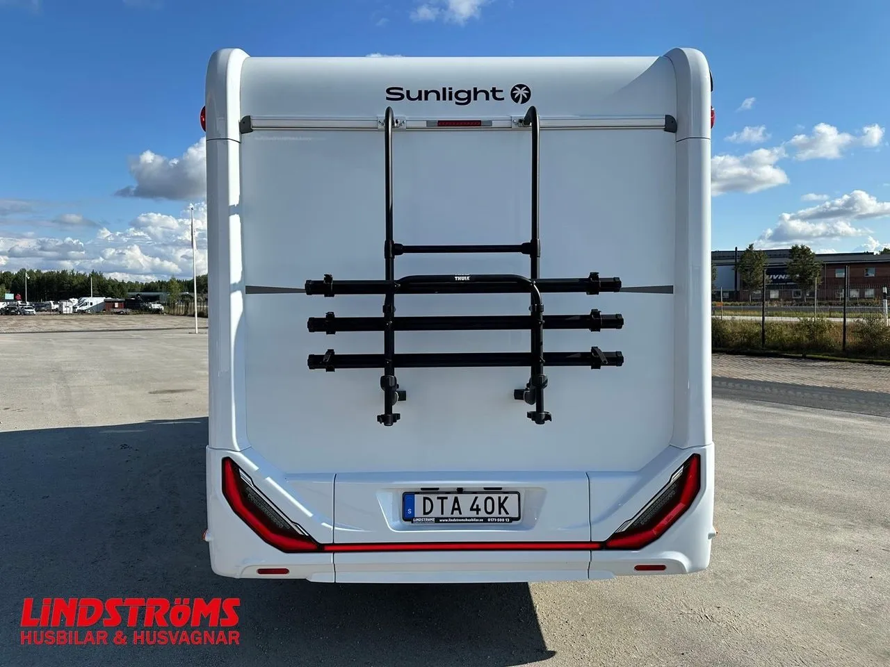 Vehicle image 24