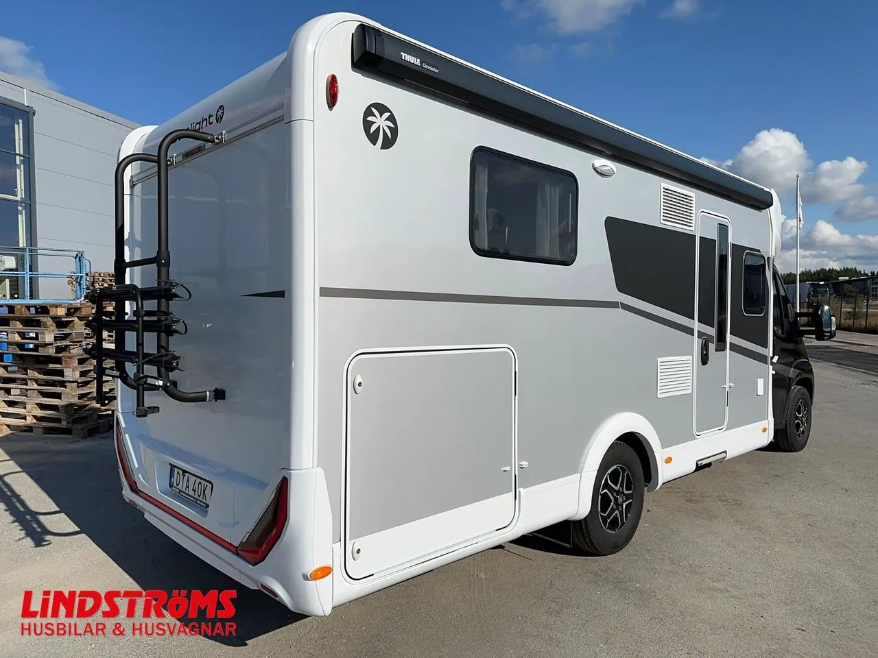 Vehicle image 23