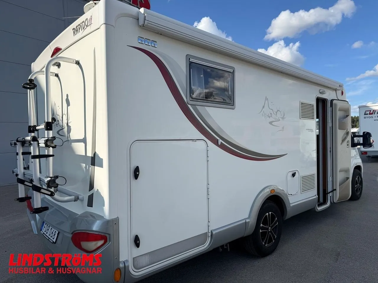Vehicle image 21