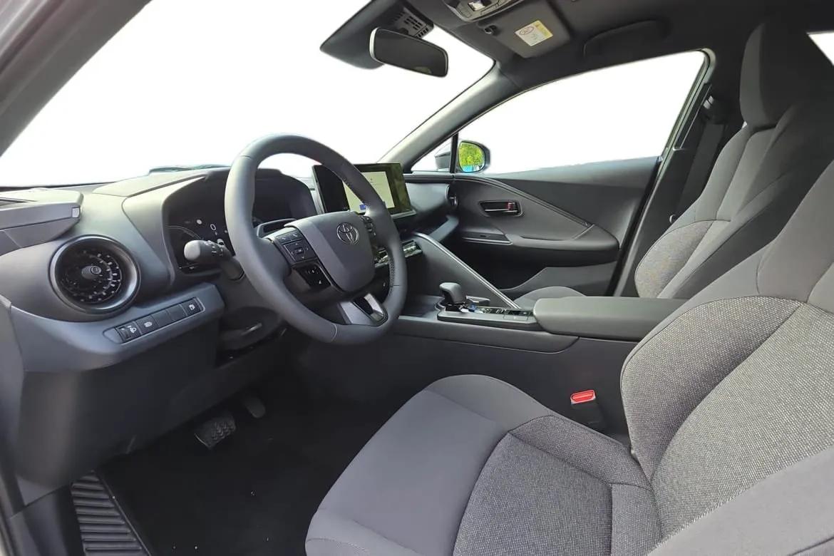 Vehicle image 10