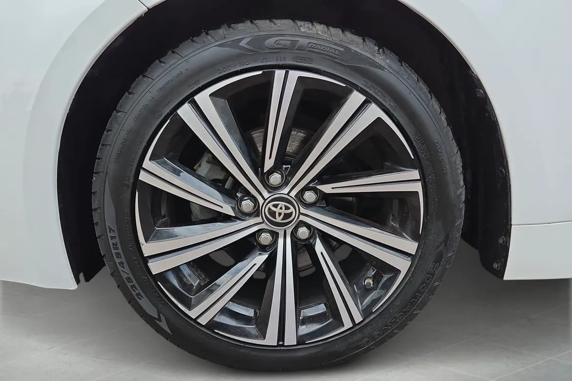 Vehicle image 8