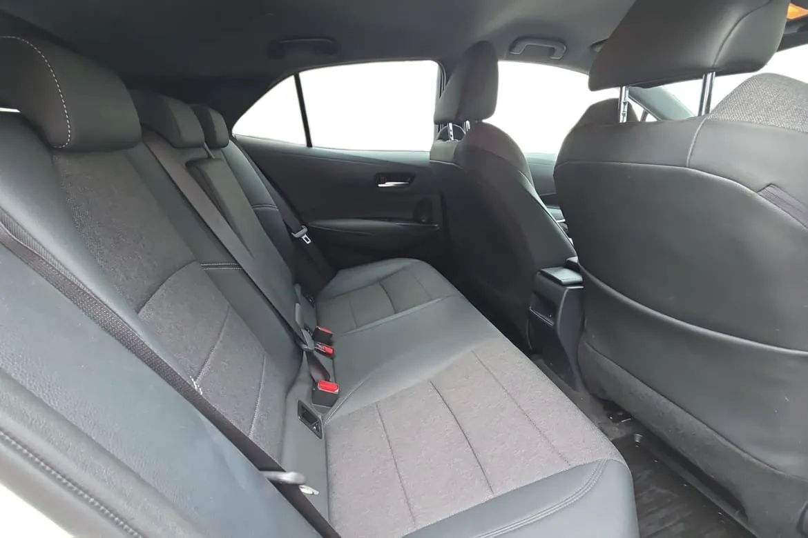 Vehicle image 18