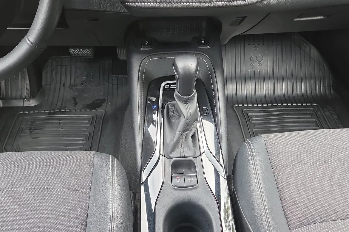 Vehicle image 15
