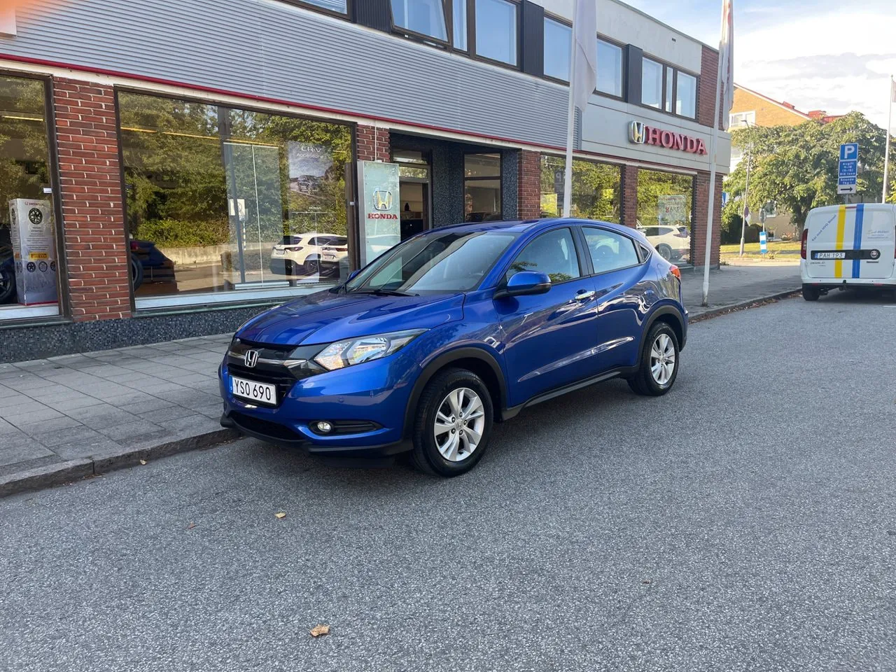 Vehicle image 1