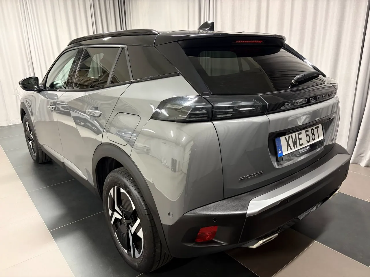 Vehicle image 2