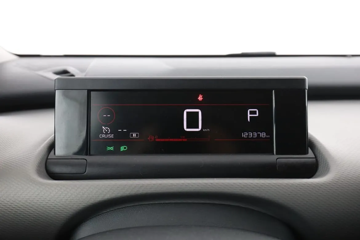 Vehicle image 19