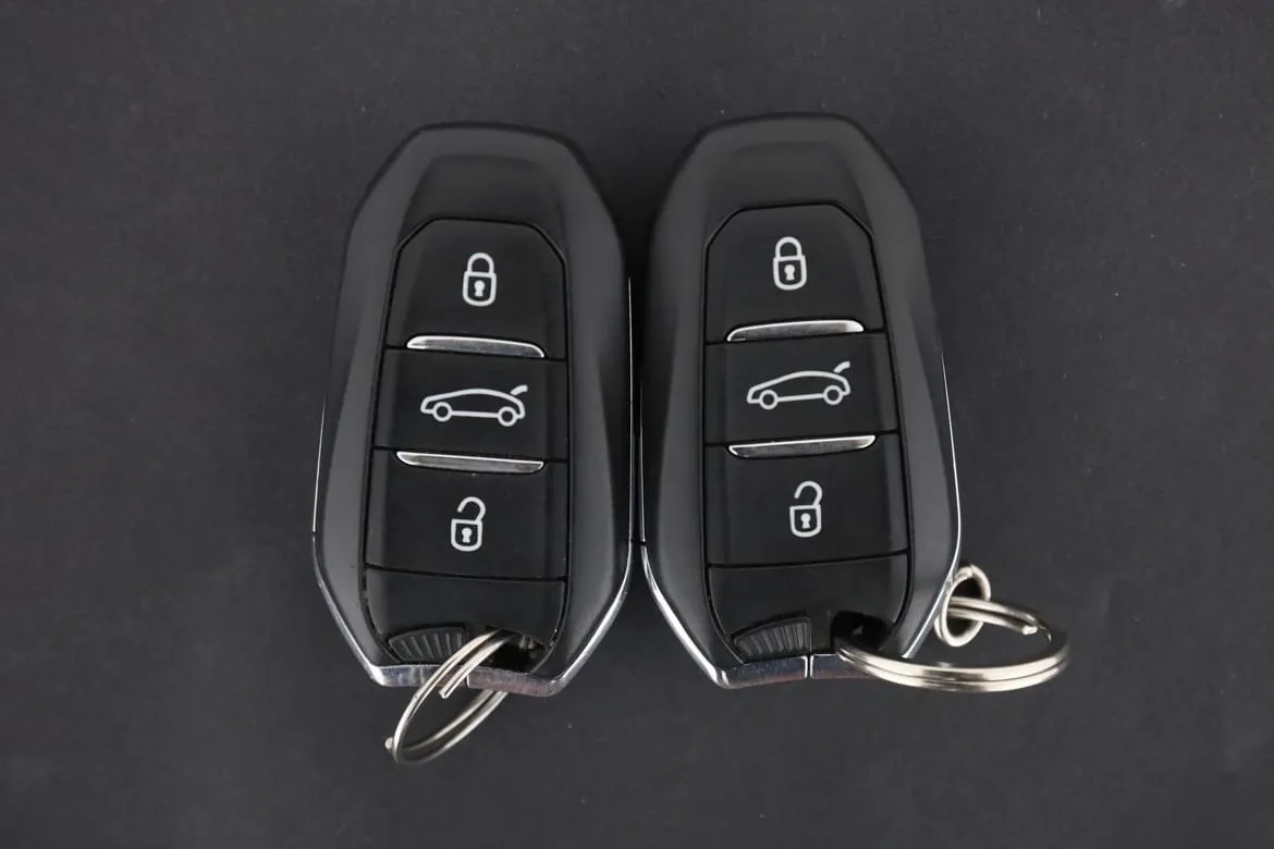 Vehicle image 32