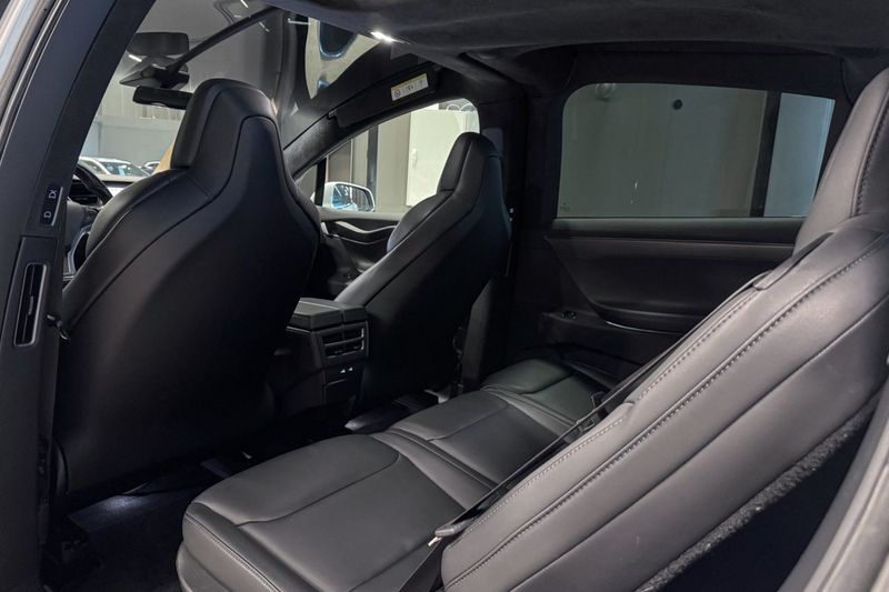 Tesla Model X bild 12
