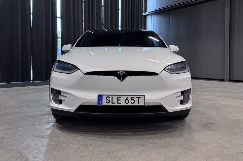 Tesla Model X bild 9
