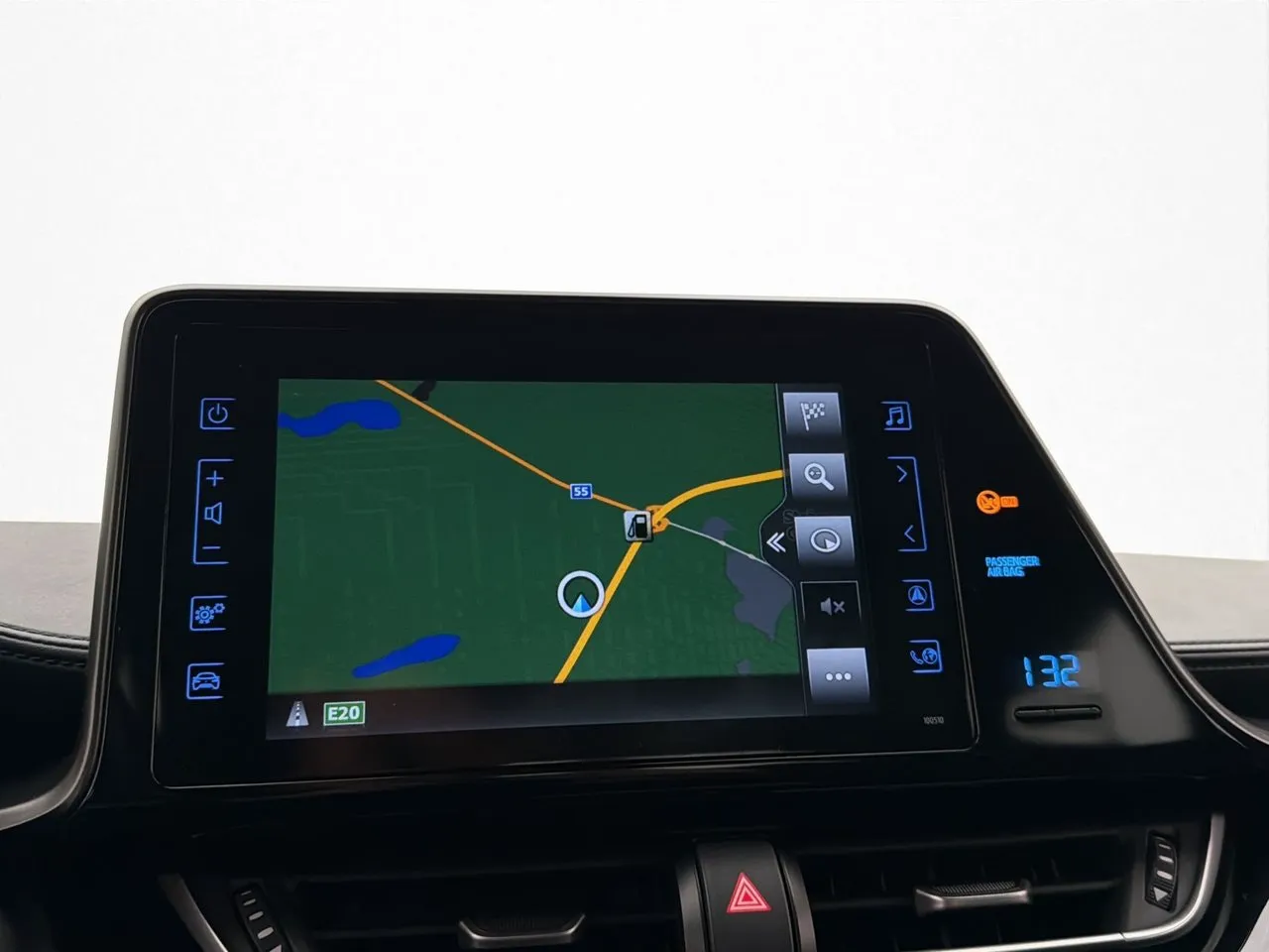 Vehicle image 15