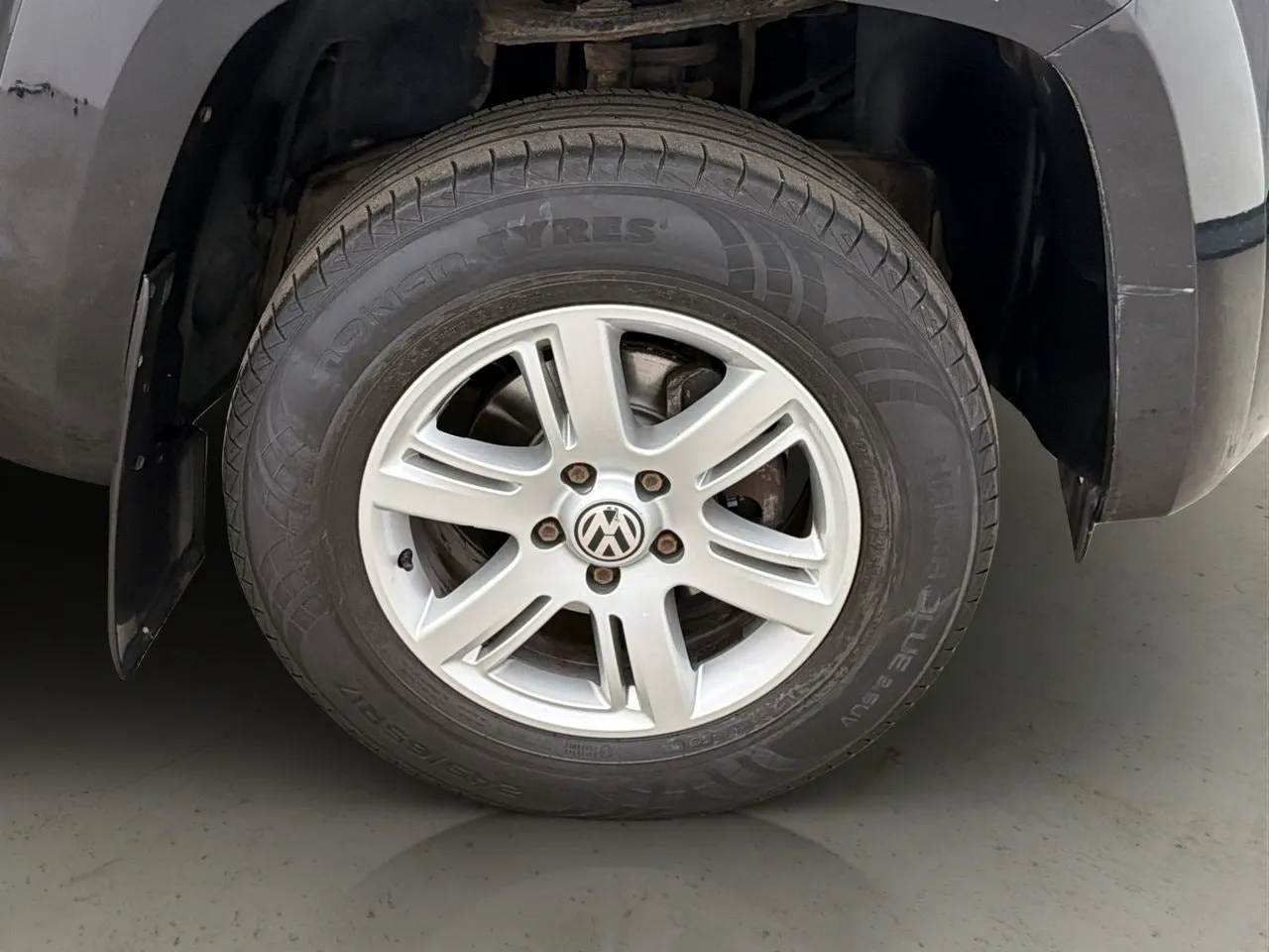 Vehicle image 27