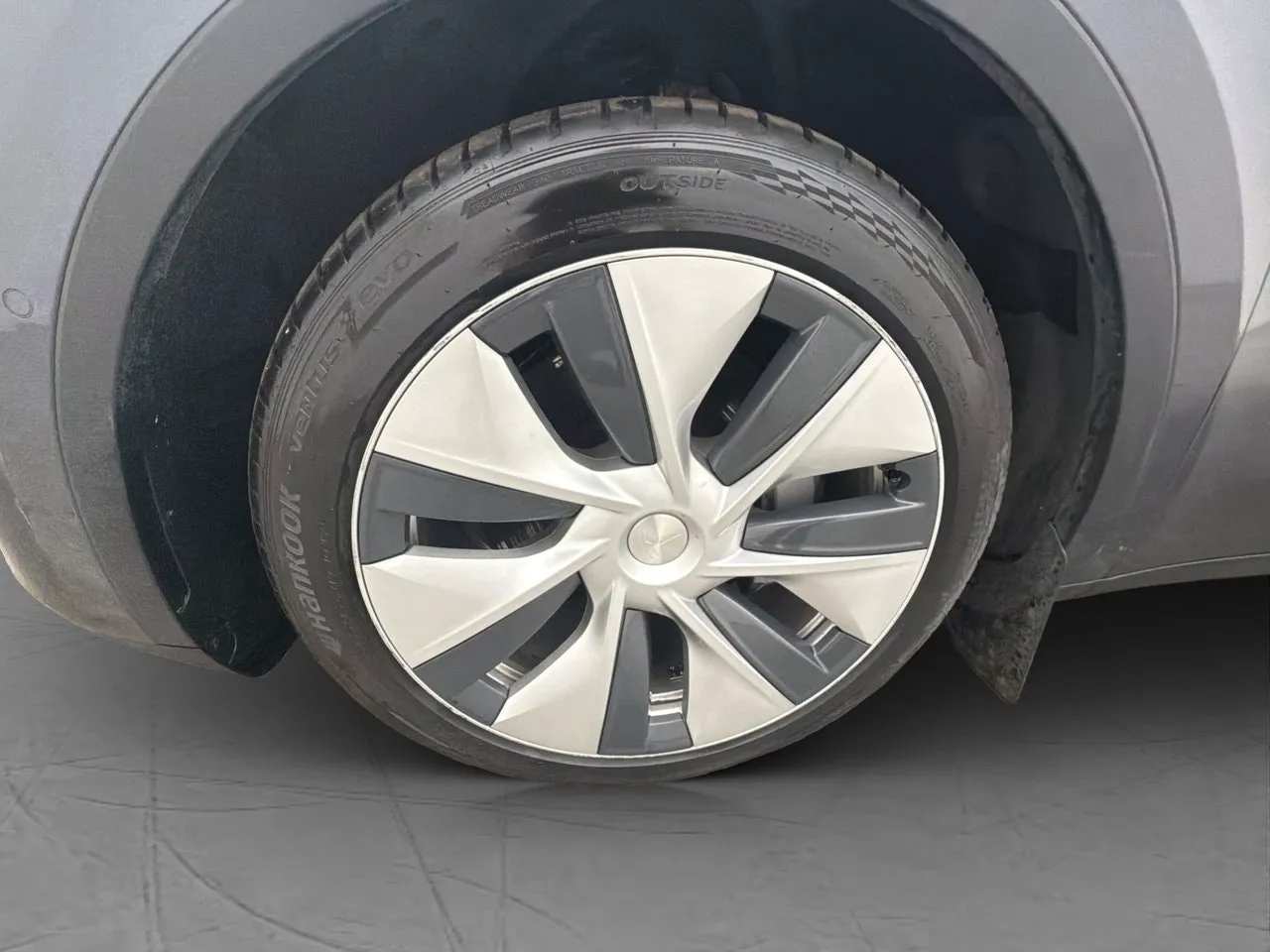Vehicle image 26