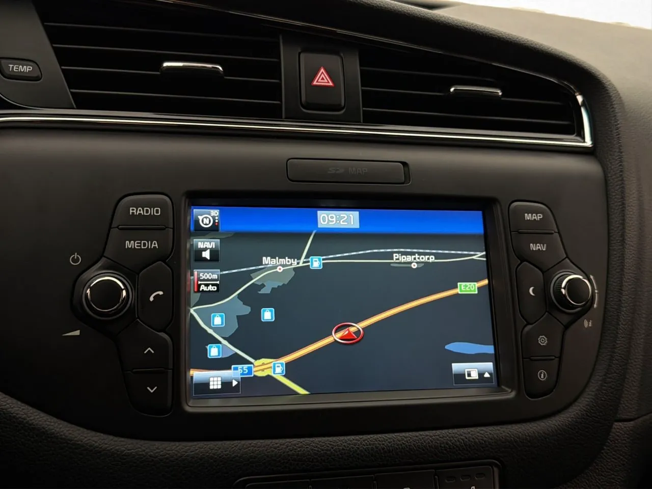 Vehicle image 14