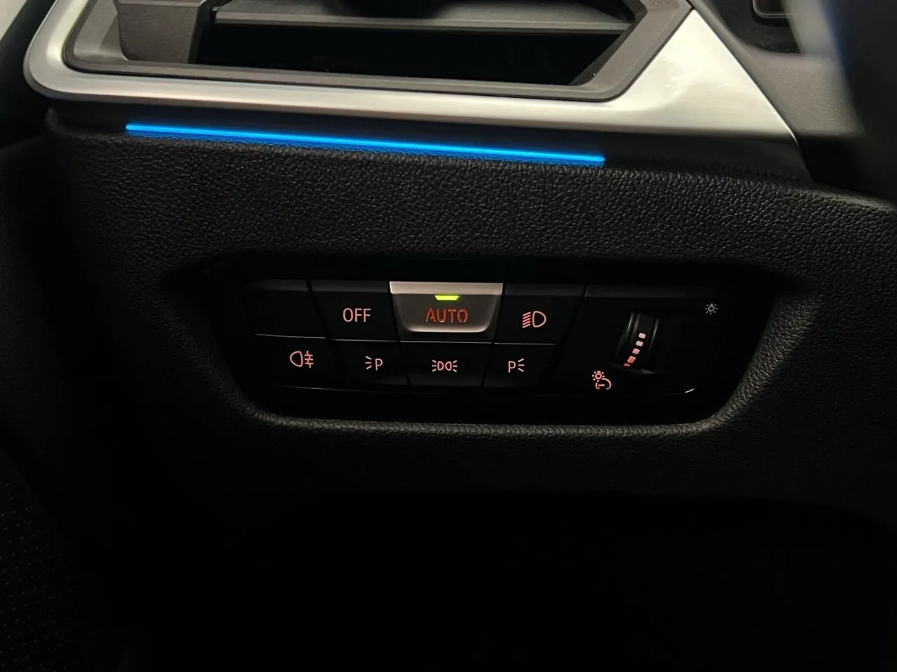 Vehicle image 29